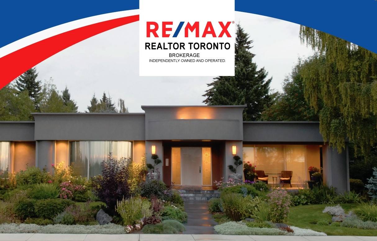 Remax 8.5 x 5.5 Postcards